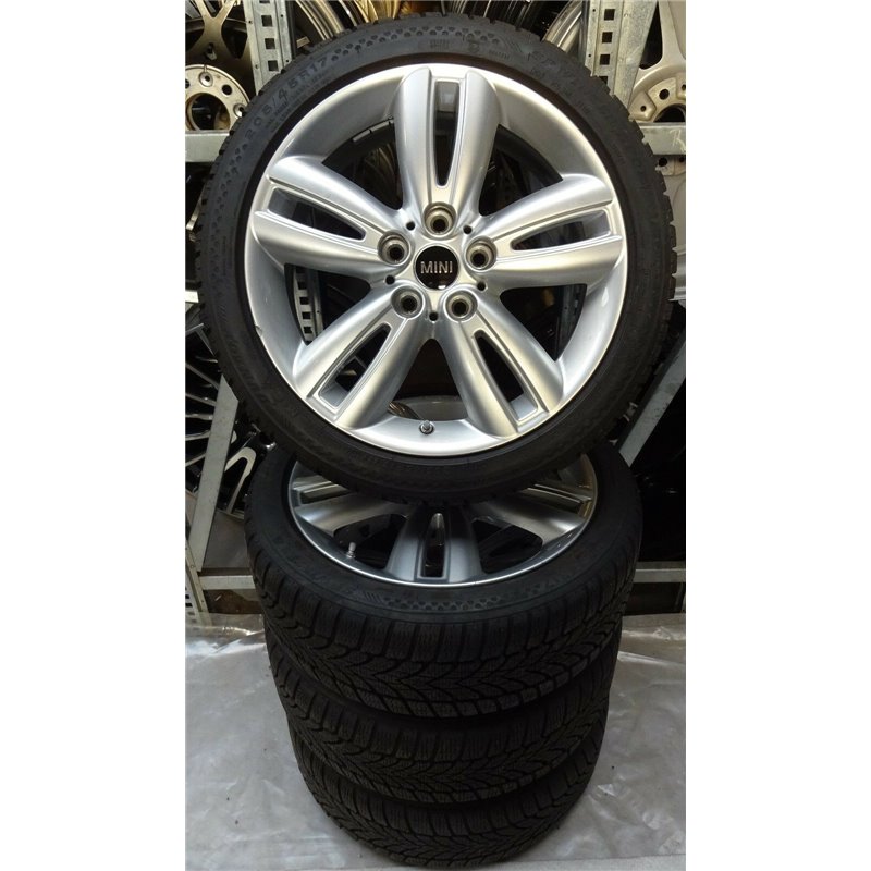 Roues complètes hiver 17" Style 501 pour nouvelles MINI F55 F56 F57 Roues complètes hiver 17" Style 501 pour nouvelles MINI F55 F56 F57